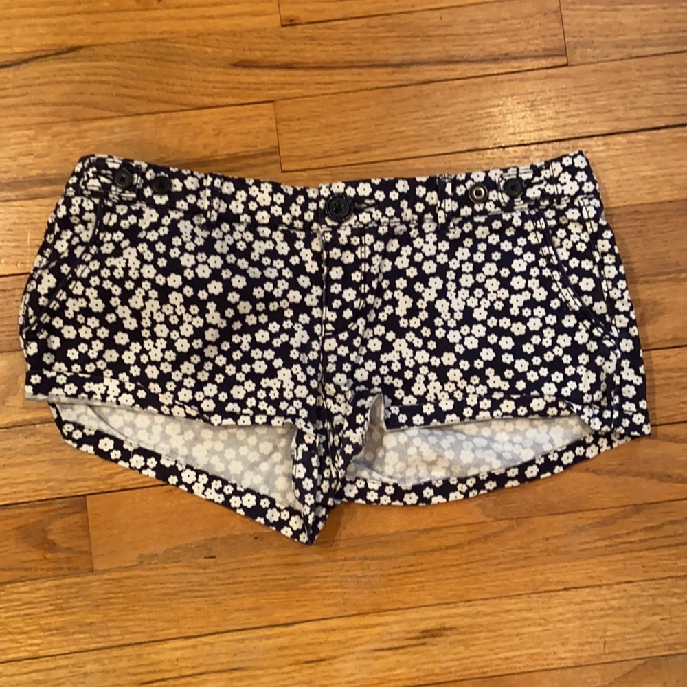 American Eagle dark blue and white shorts size 7